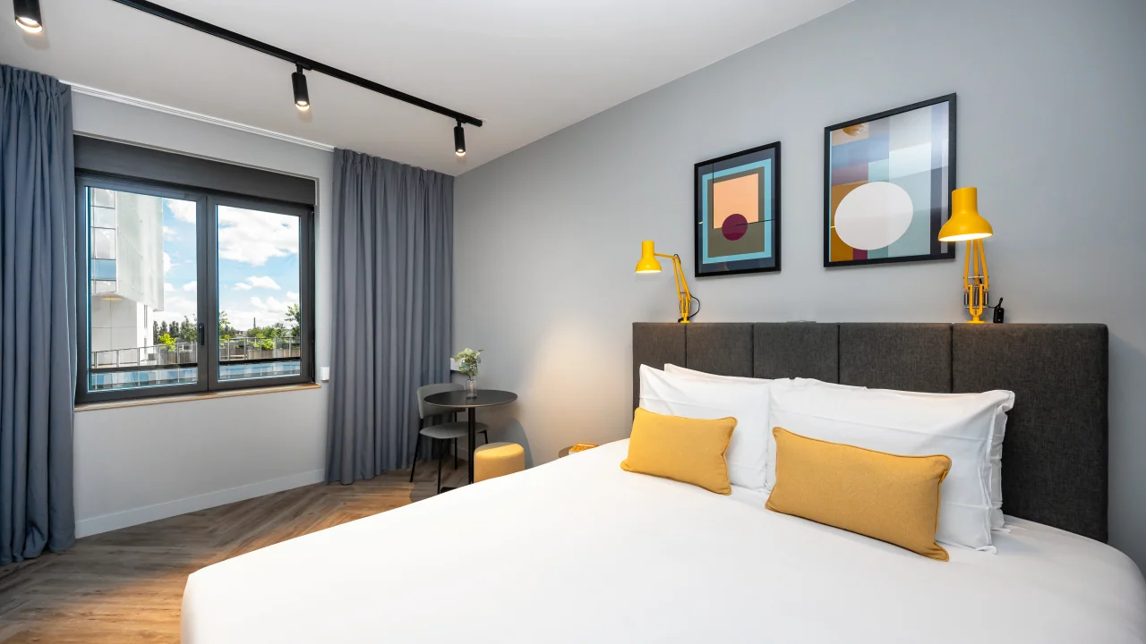 Staycity Aparthotels Paris La Defense